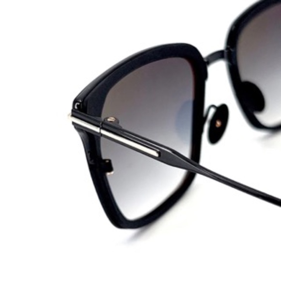 TOM FORD Hayden (TF831 02B) - Matte Black Square Sunglasses  display picture 1